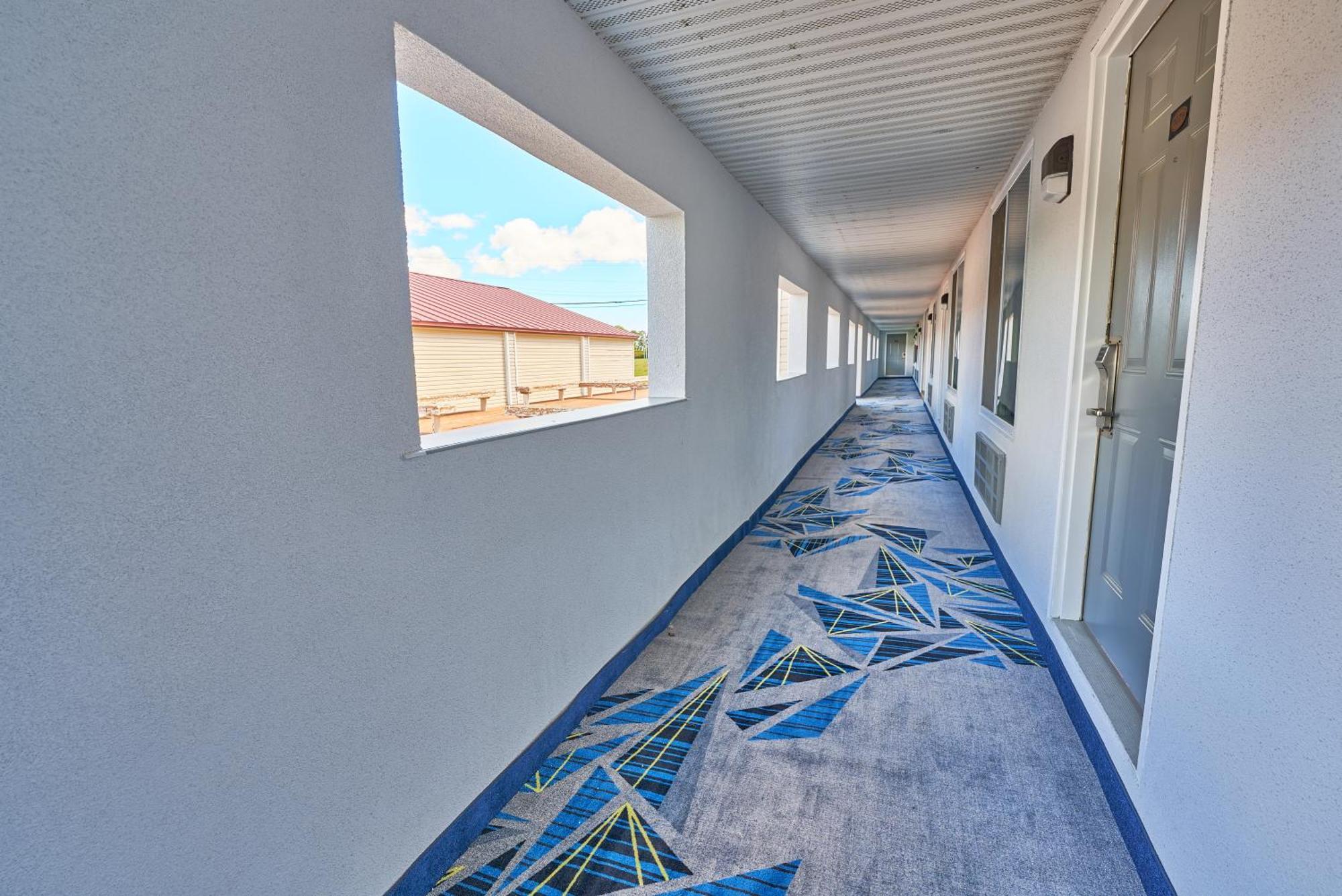 All Seasons Inn & Suites Bourne Exteriér fotografie